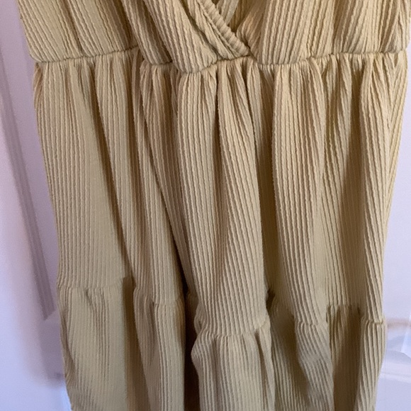 Caution to the wind dress - Picture 3 of 4